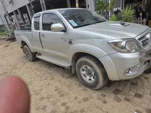 Toyota Hilux 2008 Gold