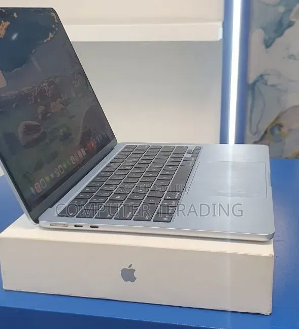 New Laptop Apple MacBook Air 2025 M4 16GB Apple M4 SSD 512GB
