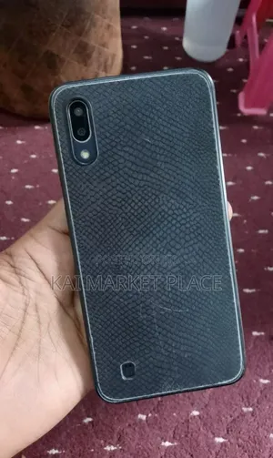 Samsung Galaxy M10 32 GB