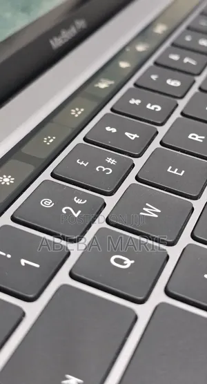 New Laptop Apple MacBook Pro 2021 M1 16GB Apple M1 Pro SSD 512GB