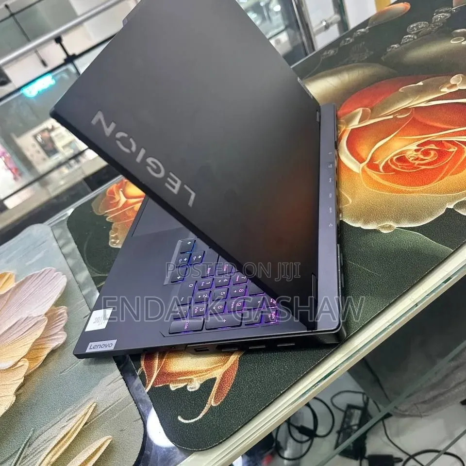 New Laptop Lenovo Legion Pro 7 32GB Intel Core i9 SSD 1T
