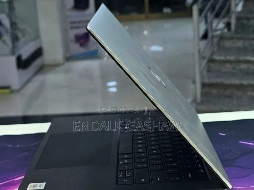 New Laptop Dell XPS 15 16GB Intel Core i7 SSD 512GB