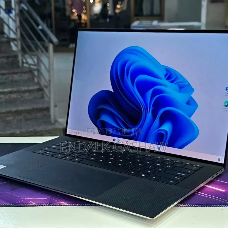 New Laptop Dell XPS 15 16GB Intel Core i7 SSD 512GB