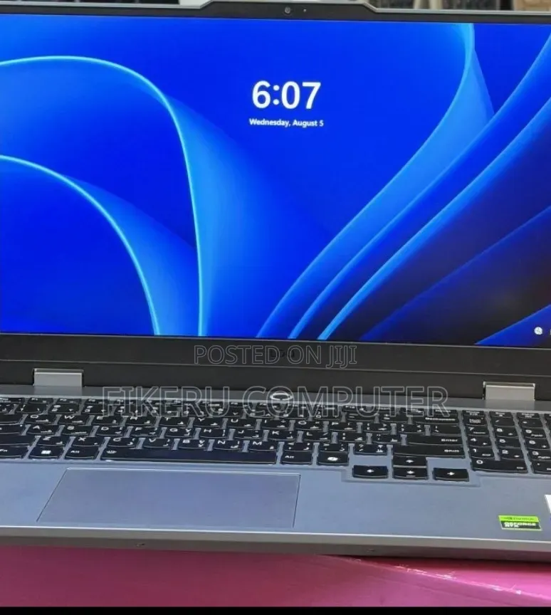 New Laptop Lenovo LOQ 15AHP10 16GB Intel Core i7 SSD 512GB
