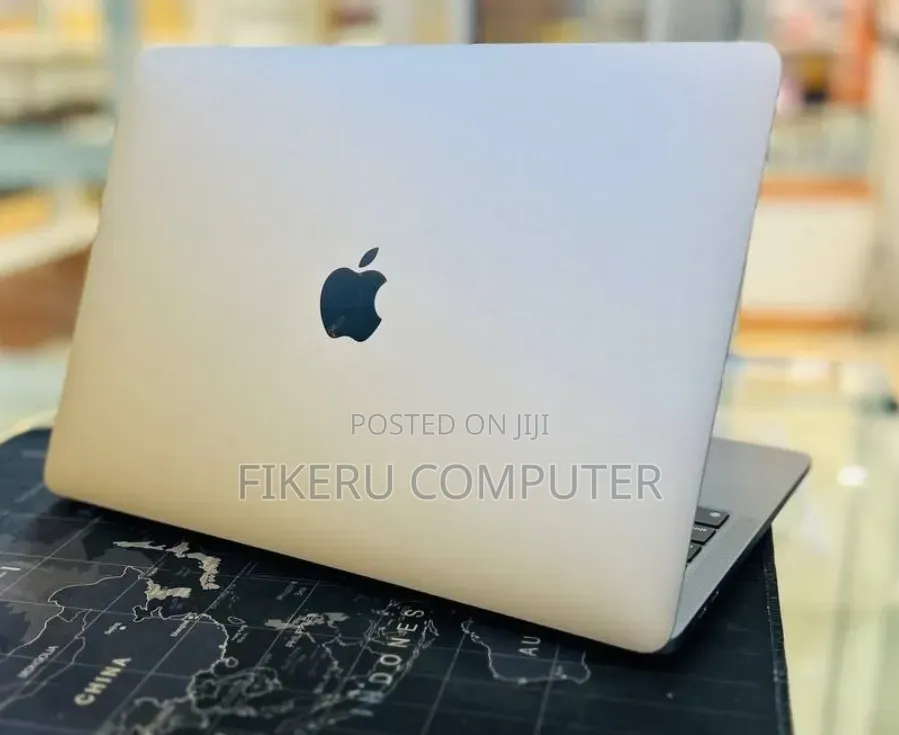 New Laptop Apple MacBook Pro 2022 M2 8GB Apple M2 SSD 256GB