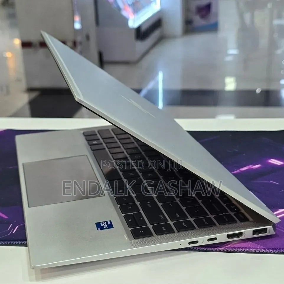 New Laptop HP EliteBook 1040 G8 16GB Intel Core i7 SSD 512GB