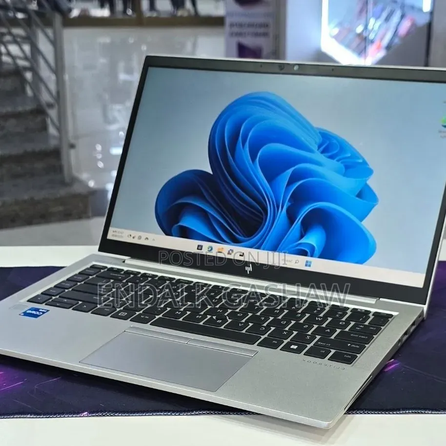 New Laptop HP EliteBook 840 G8 16GB Intel Core i5 SSD 512GB