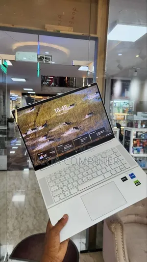 New Laptop HP Envy 14 12GB Intel Core i7 SSD 512GB