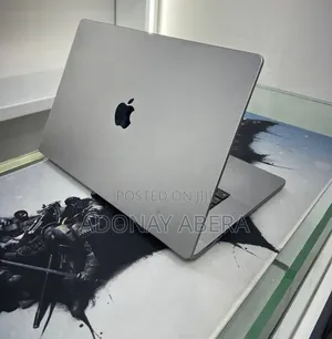 New Laptop Apple MacBook 32GB SSD 1T