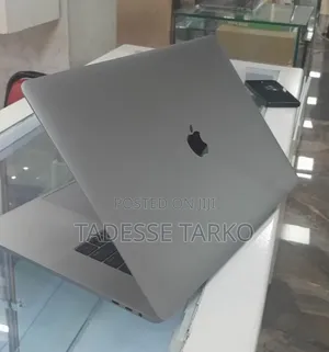 New Laptop Apple MacBook Pro 2018 16GB Intel Core i7 SSD 512GB