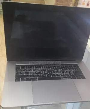 New Laptop Apple MacBook Pro 2018 16GB Intel Core i7 SSD 512GB