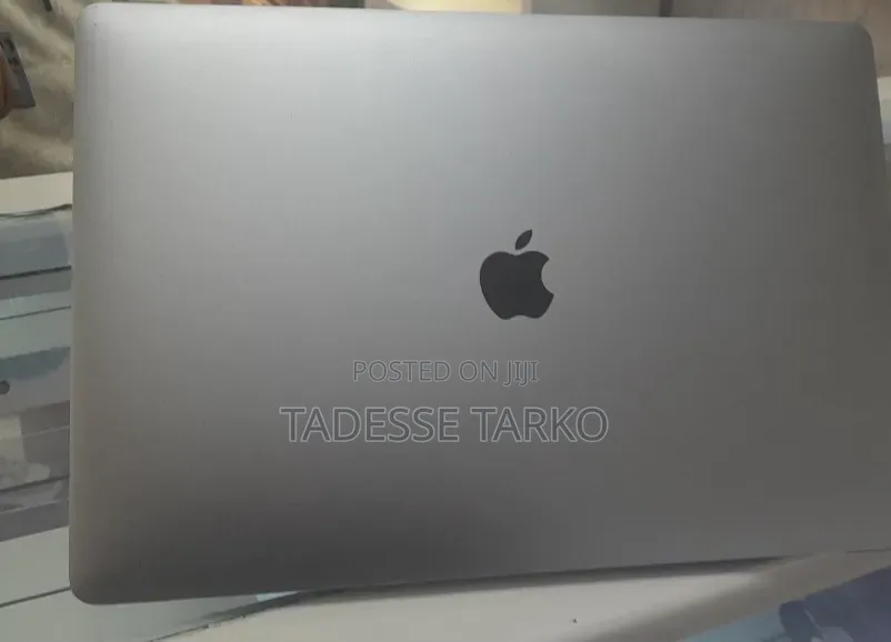 New Laptop Apple MacBook Pro 2018 16GB Intel Core i7 SSD 512GB