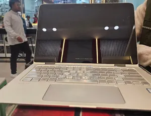 New Laptop HP Spectre X360 8GB Intel Core i5 SSD 256GB