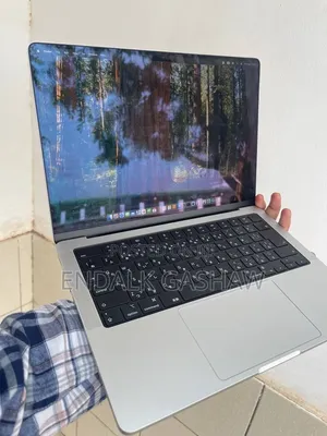 New Laptop Apple MacBook Pro 2024 M4 16GB Apple M4 SSD 512GB