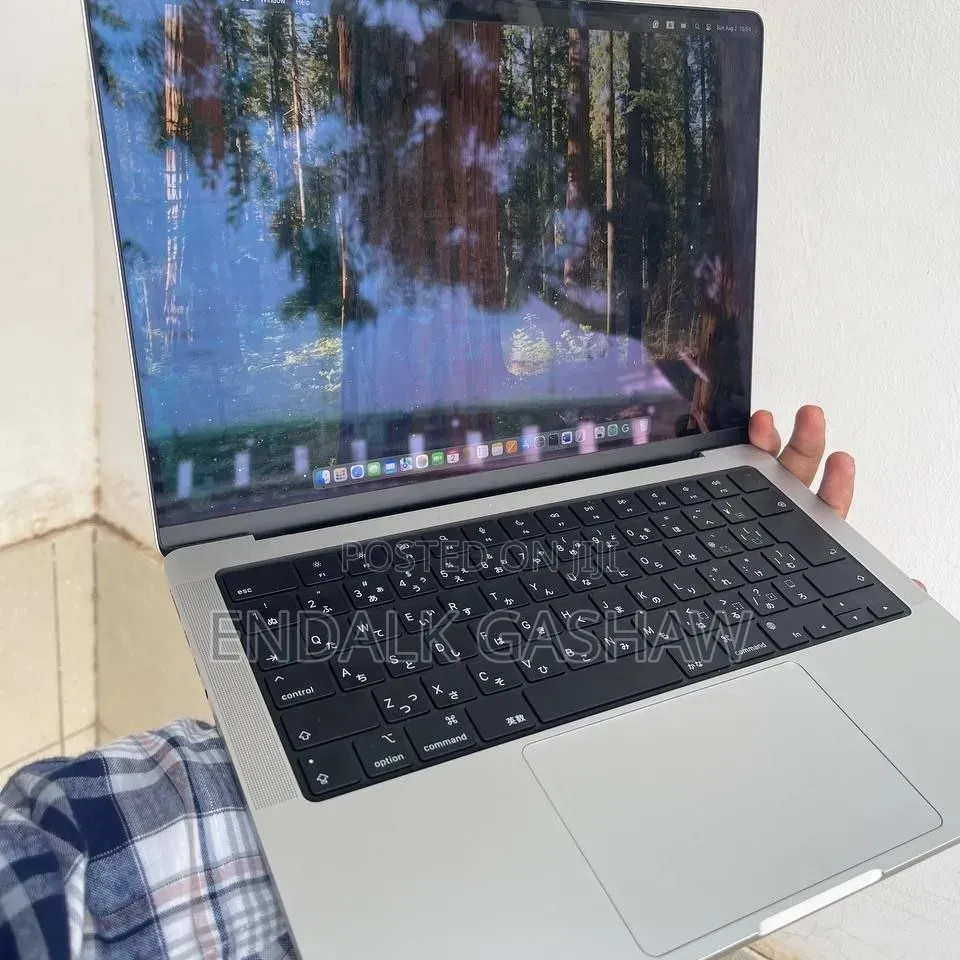 New Laptop Apple MacBook Pro 2024 M4 16GB Apple M4 SSD 512GB