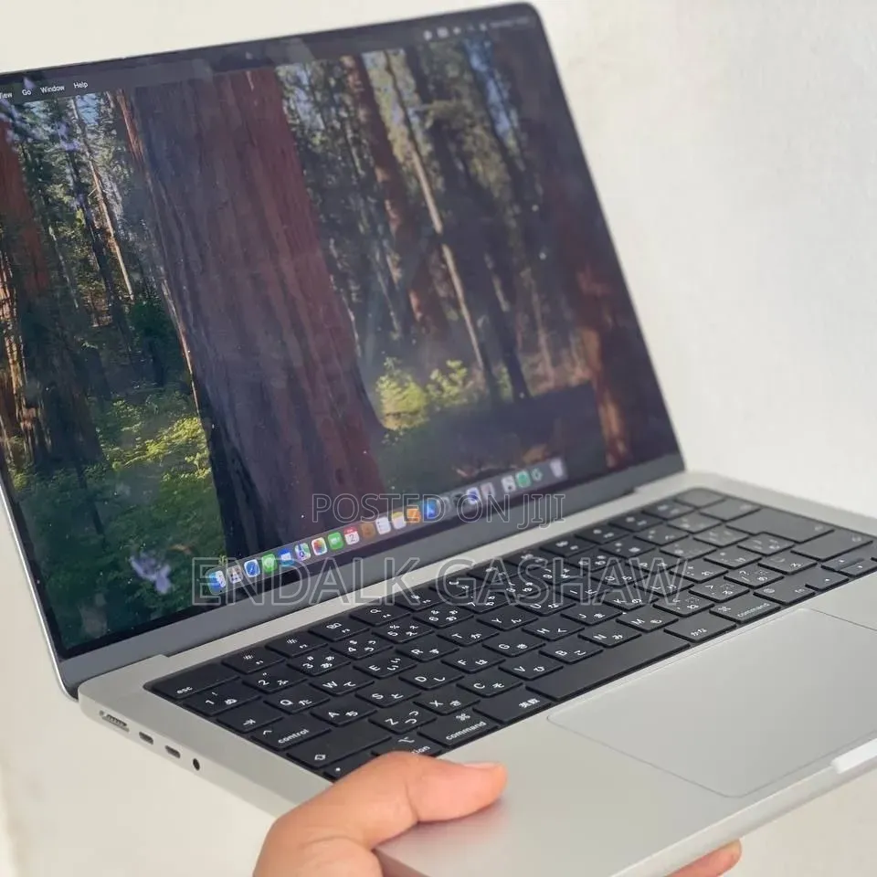 New Laptop Apple MacBook Pro 2024 M4 16GB Apple M4 SSD 512GB