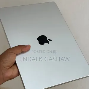 New Laptop Apple MacBook Pro 2024 M4 16GB Apple M4 SSD 512GB