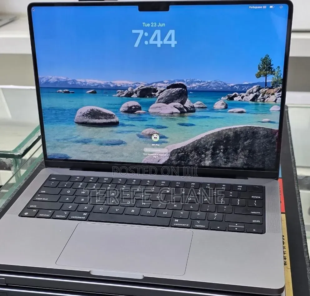 New Laptop Apple MacBook Air 2025 M4 16GB Apple M4 Pro SSD 512GB