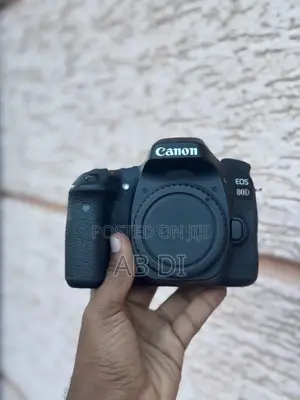 Camera Canon 80D With Lens 18-135mm STM Brand New Plus Free