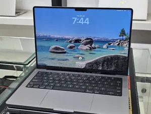 New Laptop Apple MacBook Pro 2021 M1 16GB Apple M1 Pro SSD 512GB