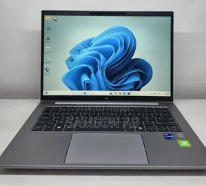 New Laptop HP ZBook Firefly G9 16GB Intel Core i7 SSD 512GB