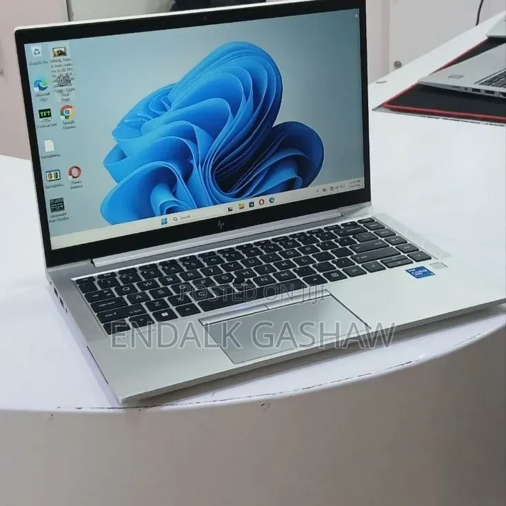 New Laptop HP EliteBook 840 G8 16GB Intel Core i5 SSD 512GB