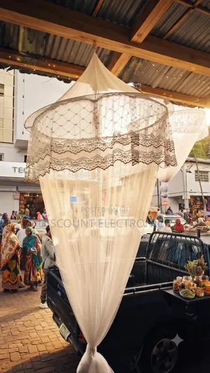 ​Elegant Hanging Round Lace Bed Canopy Mosquito Net
