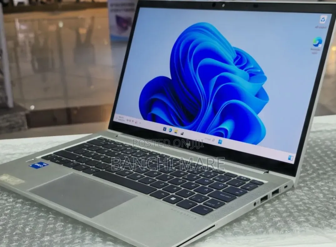 New Laptop HP EliteBook 830 G8 16GB Intel Core i5 SSD 512GB