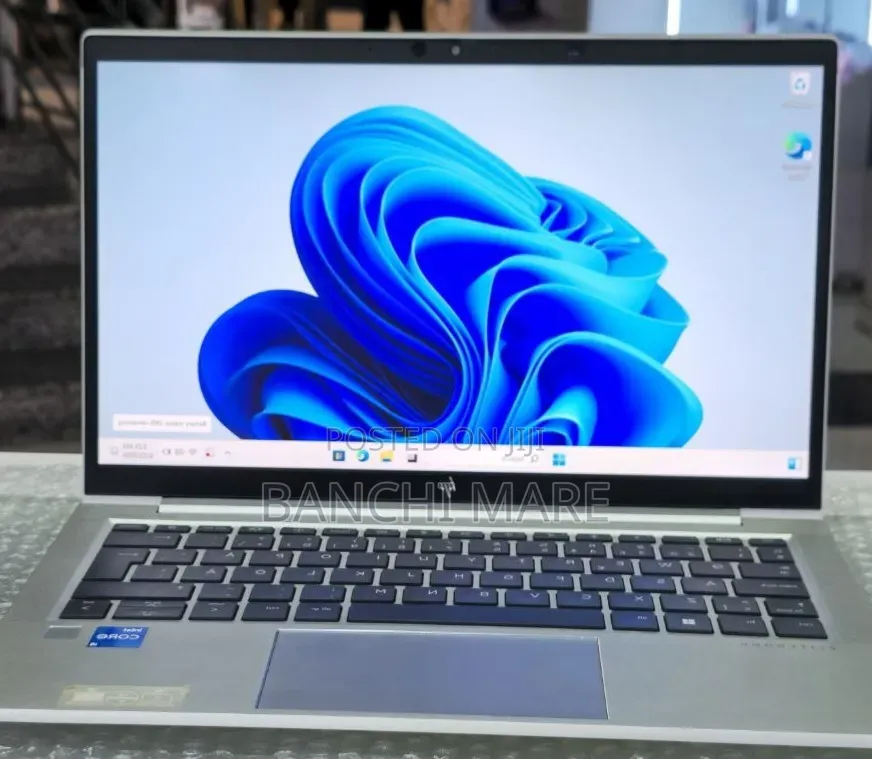 New Laptop HP EliteBook 830 G8 16GB Intel Core i5 SSD 512GB