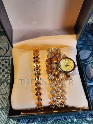 ​Elegant Gold Women's Watch Matching Bracelet Set