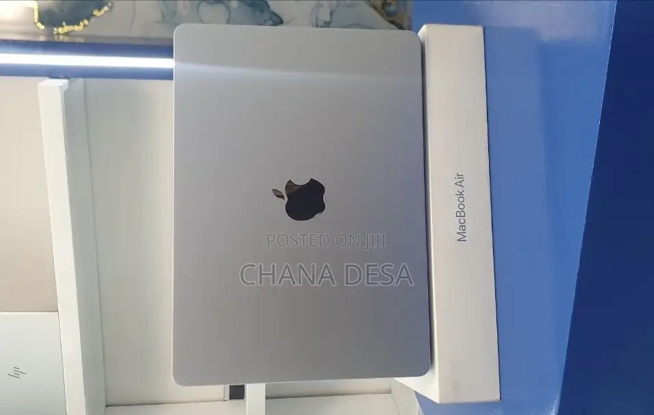 New Laptop Apple MacBook Air 2025 M4 16GB Apple M4 SSD 512GB