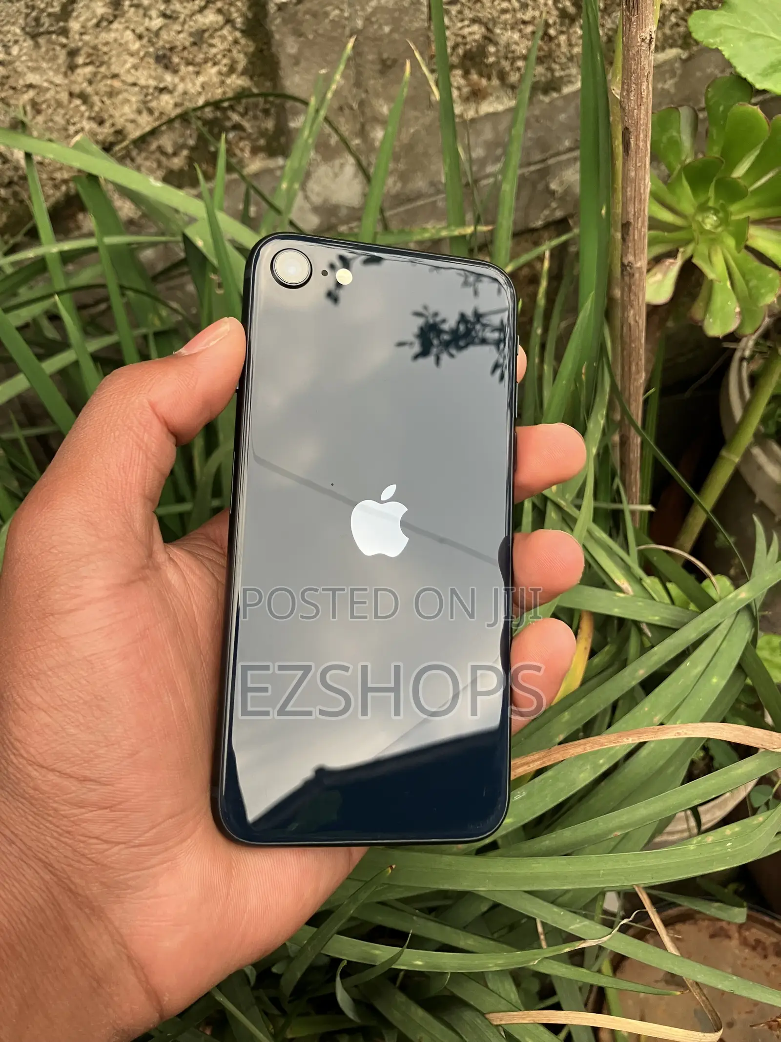 Apple iPhone SE (2022) 128 GB Black
