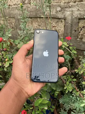 Apple iPhone SE (2022) 128 GB Black