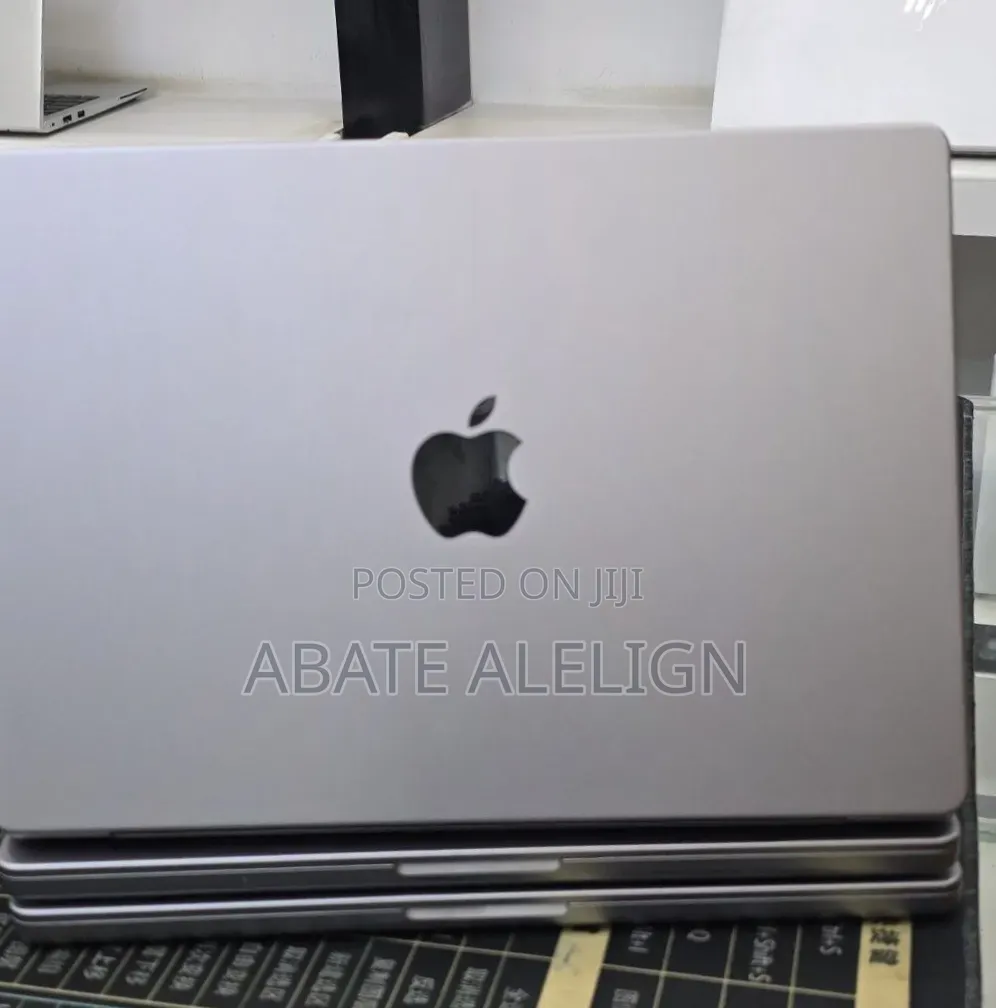 New Laptop Apple MacBook Pro 2019 16GB Apple M1 Pro SSD 512GB