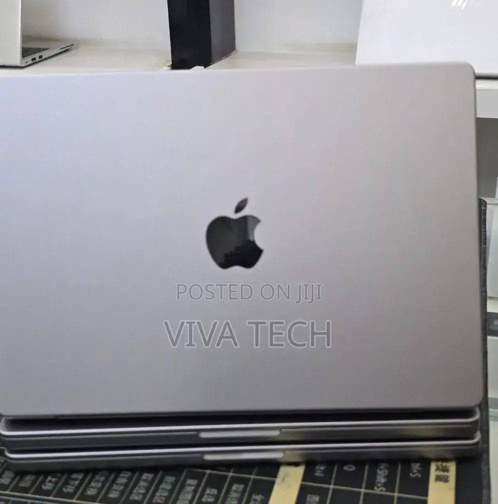 New Laptop Apple MacBook Pro 2019 16GB Apple M1 Pro SSD 512GB