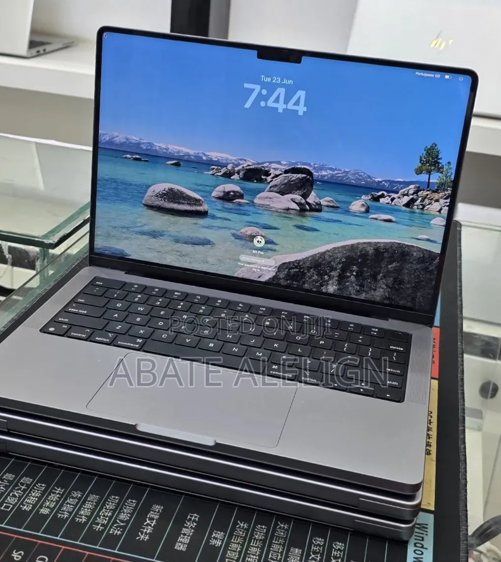 New Laptop Apple MacBook Pro 2019 16GB Apple M1 Pro SSD 512GB