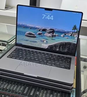 New Laptop Apple MacBook Pro 2019 16GB Apple M1 Pro SSD 512GB
