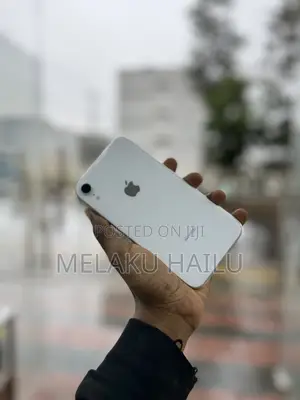 Apple iPhone XR 64 GB White