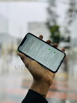 Apple iPhone XR 64 GB White