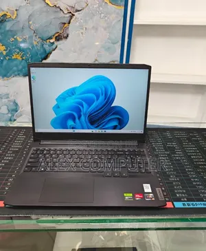 New Laptop Lenovo 16GB AMD Ryzen 5 SSD 512GB