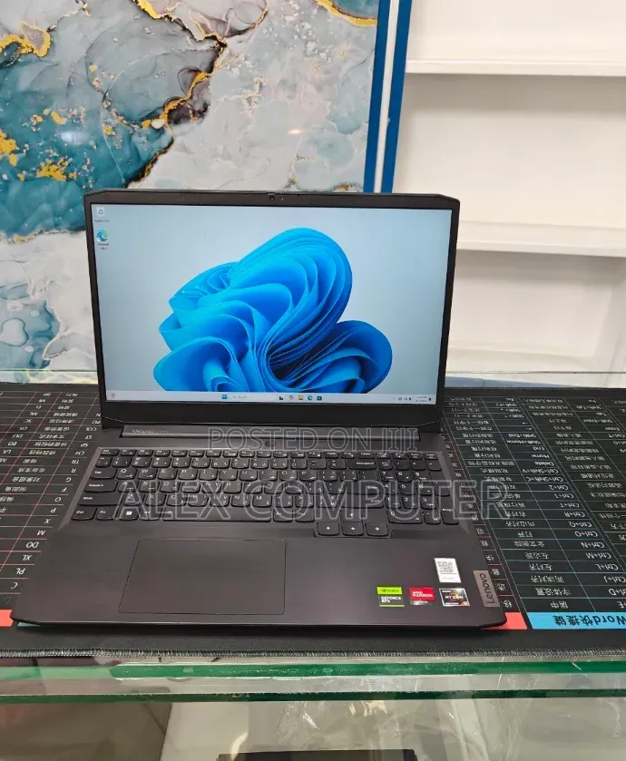 New Laptop Lenovo 16GB AMD Ryzen 5 SSD 512GB