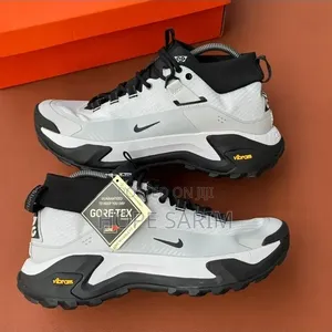 Nike ACG Mountain Trail Vibram