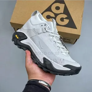 Nike ACG Mountain Trail Vibram