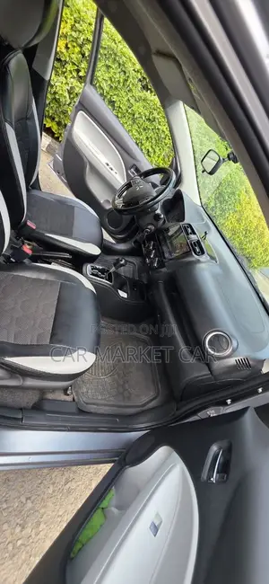 Mitsubishi Attrage 2021 Silver