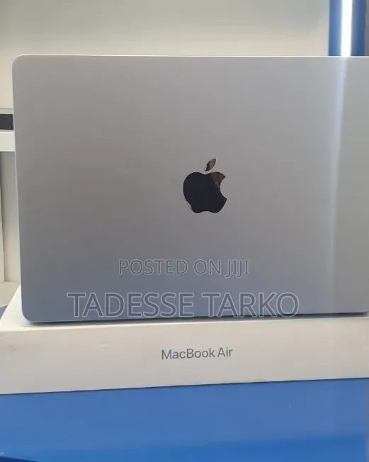 New Laptop Apple MacBook Air 2025 M4 16GB Apple M4 SSD 512GB