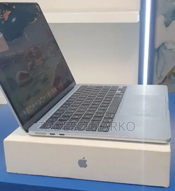 New Laptop Apple MacBook Air 2025 M4 16GB Apple M4 SSD 512GB