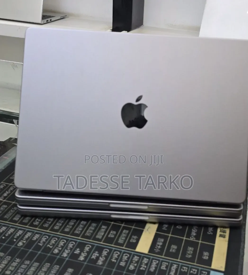 New Laptop Apple MacBook Pro 2021 M1 16GB Apple M1 Pro SSD 512GB