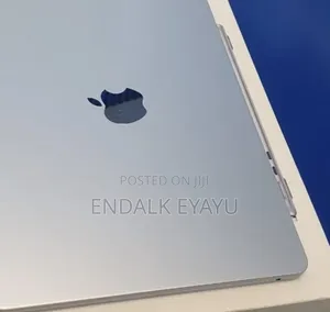 New Laptop Apple MacBook Air 2025 M4 16GB Apple M4 SSD 512GB