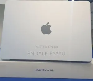 New Laptop Apple MacBook Air 2025 M4 16GB Apple M4 SSD 512GB