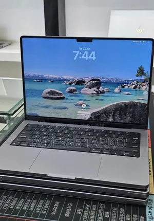 New Laptop Apple MacBook Pro 2021 M1 16GB Apple M1 Pro SSD 512GB